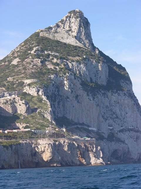 Toller Blick vom Wasser aus: der berühmte Felsen in Gibraltar | Foto: Sperhake