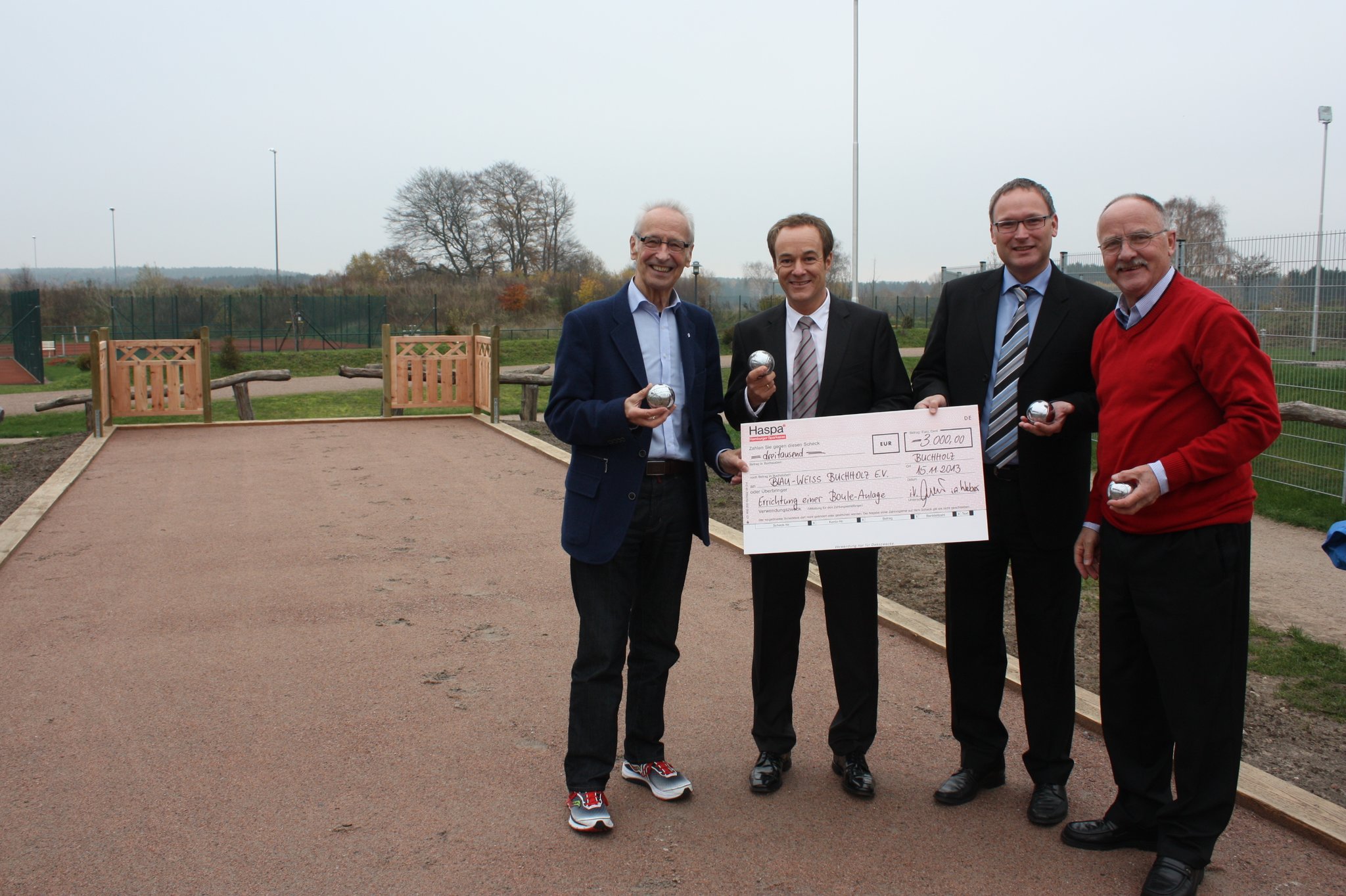 BlauWeiss Buchholz weiht BouleAnlage ein Buchholz