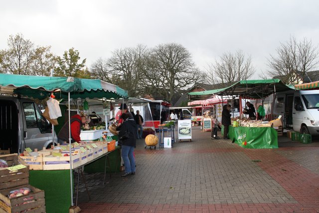Der Wochenmarkt in Altkloster findet jeden Dienstag- und Samstagvormittag statt