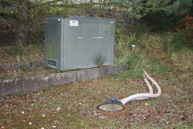 Über diese Leitungen wurde Sauerstoff in den Boden gepumpt und entstehendes Methan abgesaugt