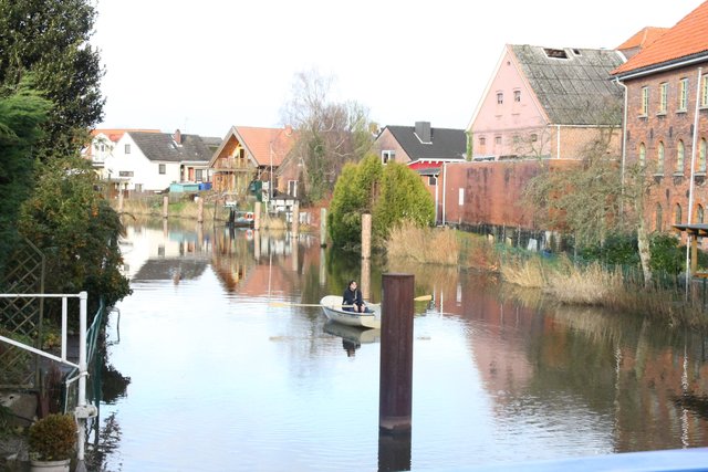 In Estebrügge wurde nah am Wasser gebaut