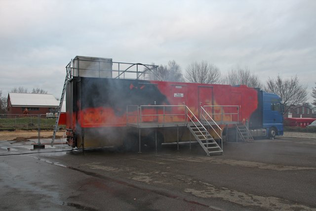 Die Brandsimulationsanlage befindet sich in einem umgebauten Truck | Foto: Feuerwehr