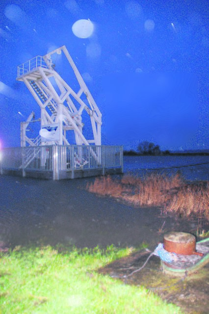 Hochwasser am Ruthenstrom nahe der Hatecke-Werft auf Krautsand | Foto: ig