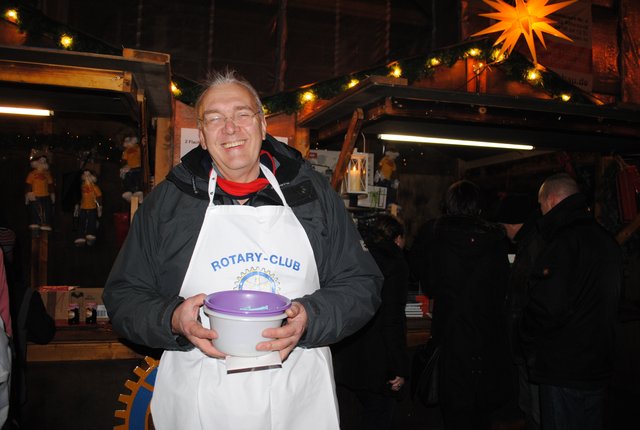 Wilhelm Ulferts vom Rotary Club Buxtehude: "Jedes Los gewinnt"
