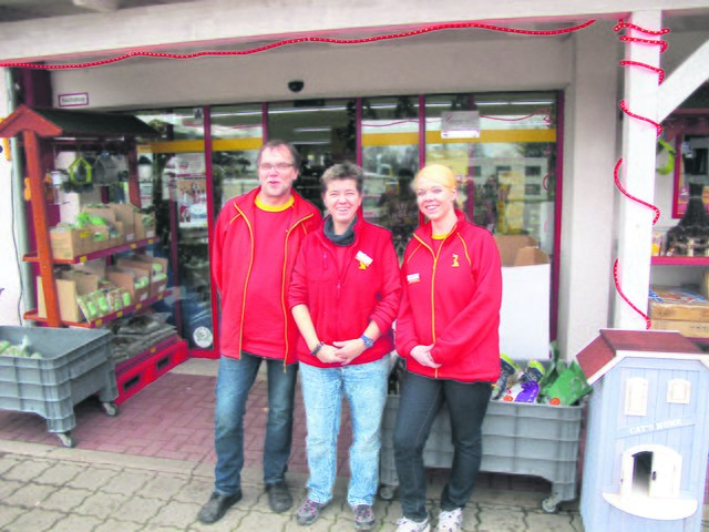 Von links: Norbert Pulla, Monika Tauber-Maak und Livia Lettau von "Das Futterhaus"