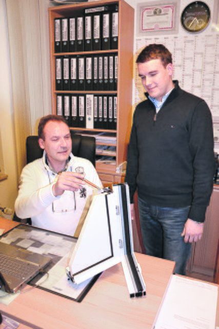 Bernd Baaske mit seinem Sohn Rico. Seit längerer Zeit ist Rico Baaske an einer Anstellung in der Firma seines Vaters interessiert. Im März 2014 wird er nun ins Unternehmen Bebatherm eintreten und für Kundenanfragen im Innen- und Außendienst tätig sein