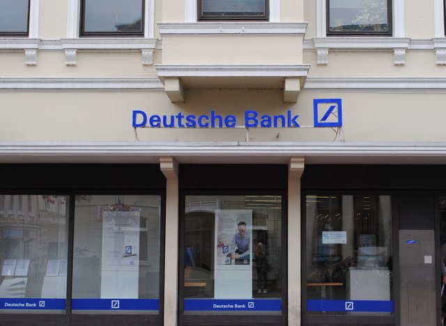 Aus der Deutschen Bank in Buxtehude verschwanden rund acht Millionen Euro Kundengeld