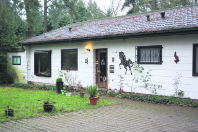 In diesem bescheidenen Haus in Helmstorf haben Andrea und Adolf G. gewohnt