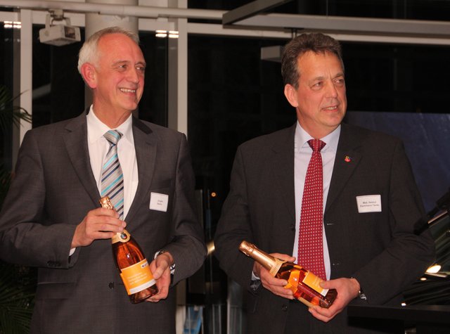 Weitere Redner waren Buxtehudes Bürgermeister Jürgen Badur (li.) und der CDU-Landtagsabgordnete Helmut Dammann-Tamke...