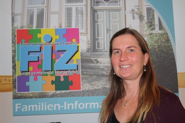 Sie hilft bei bei der Suche nach dem richtigen Ansprechpartner: FIZ-Leiterin Jessica Jennrich