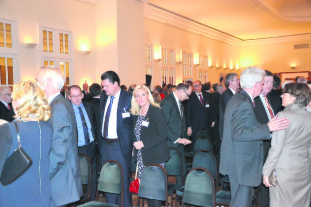 Gleich nach der Rede von Zukunftsforscher Matthias Horx begannen die Gespräche über den interessanten Vortrag