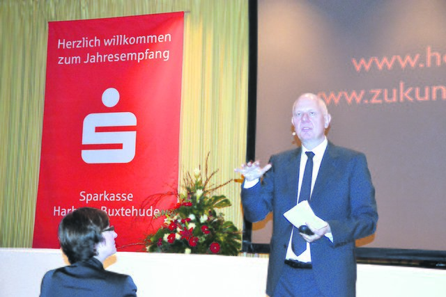 Im Anschluss an seinen Vortrag gab Zukunftsforscher Matthias Horx den Besuchern die Gelegenheit, Fragen an ihn zu richten. Seine Schlussworte lauteten: "Zukunft wagen!"