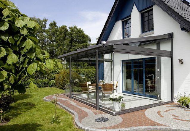 Das Terrassendach ist auch nachträglich zum Glashaus erweiterbar. Der Charakter der Terrasse bleibt dabei erhalten