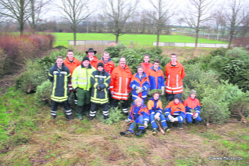 Nach der gelungenen Sammelaktion: Die Jugendfeuerwehr Eckel