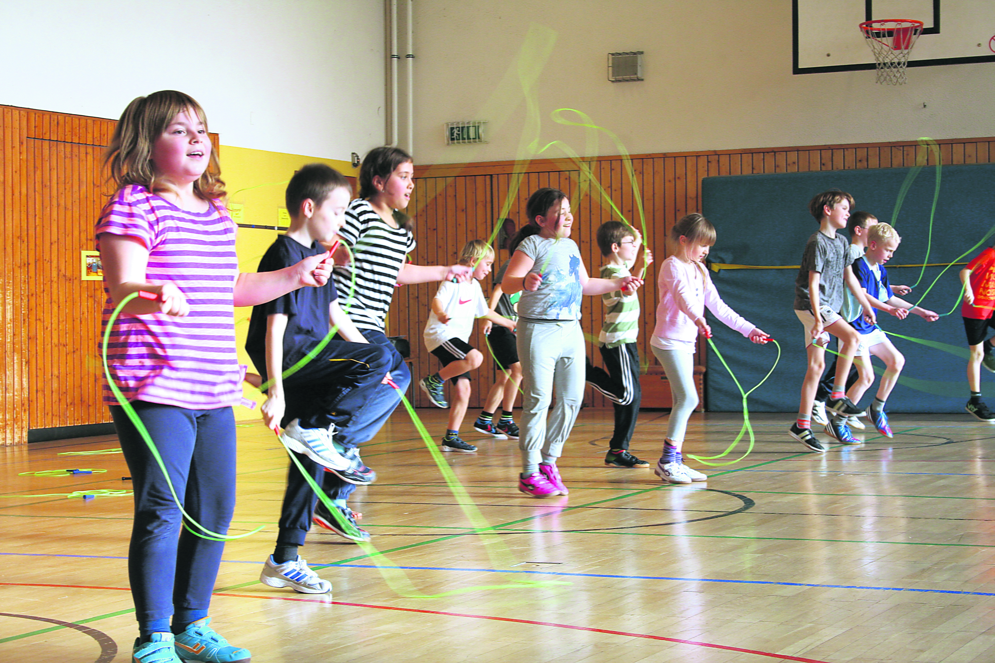 Spaß an Bewegung wecken: Das ist die Idee hinter dem Schulprojekt „Skipping Hearts“ der deutschen Herzstiftung, das kürzlich in der Grundschule Nenndorf über die Bühne ging