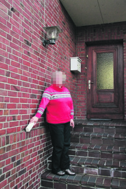 Brigitte K. ließ die "Frau von der Telekom" nicht ins Haus