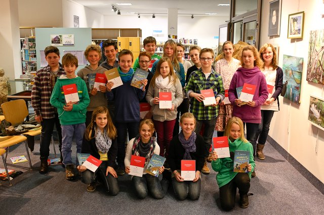 Die Finalisten des Regionalentscheids in der Stadtbücherei Buchholz | Foto: oh