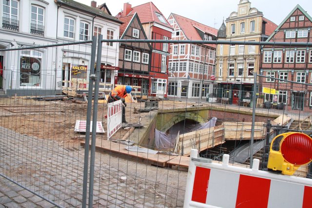 Die Brücken-Baustelle ist schlecht fürs Geschäft der Gastronomen am Fischmarkt. Und die Sommersaison kommt erst noch