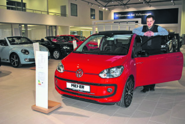 Sebastian Göbel war 2004 der erste kaufmännische Azubi im Autohaus Meyer