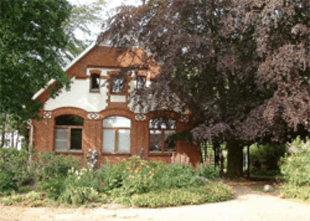 In der ehemalige Dorfschule in Behrste betreibt Detlef Wiedeke ein Tonstudio | Foto: Detlef Wiedeke