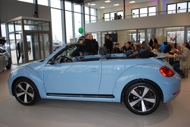 Neben den neuesten VW-Modellen konnten die Besucher sich Kuchen, Erbsensuppe oder Würstchen schmecken lassen