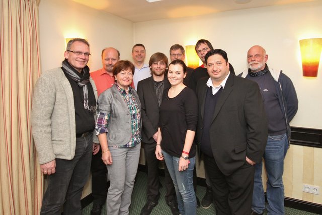 Der AfD-Kreisvorstand (v. li.): Jens Krause, Hans-Jürgen Bletz, Barbara Eichler-Neidhardt, Jan Schiele,Jan Niklas Kison, Vanessa Bletz, Joachim Schrecker, Armin Hengst, Romilio Menz sowie Klaus Petermann