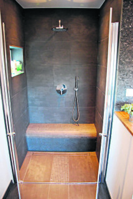 ... ein kleines Badezimmer | Foto: oh