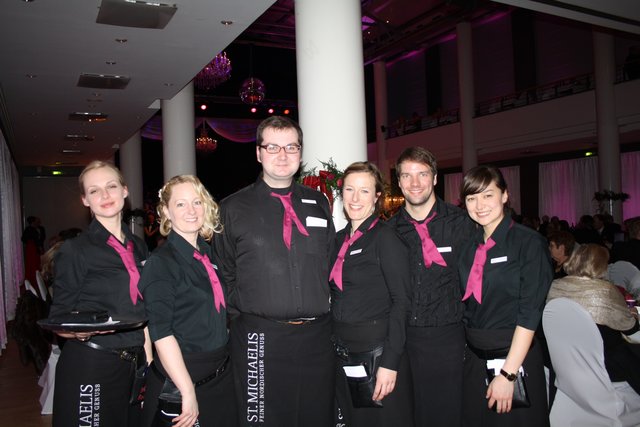 Das Team vom "Lim's" sorgte für reibungslosen Service auf dem Saal und an der Sektbar