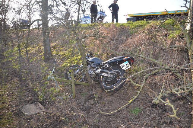 Jürgen Becker wurde mit seinem Motorrad eine Böschung hinunter geschleudert