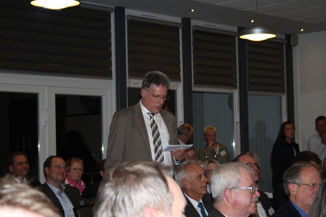 Kassenprüfer Andreas Finkeldey gibt seinen Bericht ab