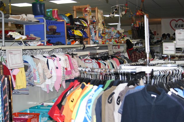 Im Kaufhaus mit Herz gibt es Mode für jedes Alter vom Baby bis zum Erwachsenen