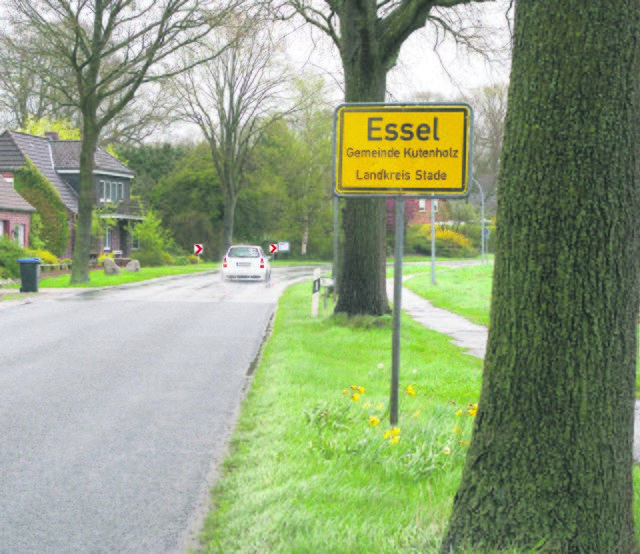 Die Durchgangsstraße in Essel wird noch dieses Jahr saniert. Um den Lkw-Verkehr zu stoppen, empfahl der Landrat Barrieren und Anzeigetafeln