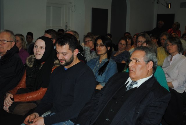 im Kulturforum ging es um Grundsatzfragen zu Liebe und Partnerschaft im Islam. Im Fokus des Interesses standen aber Fragen zum Kopftuch und arrangierten Ehen.