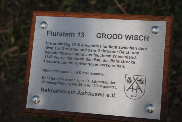 eine Inschrift verrät den Bürgern etwas über die Geschichte der jeweiligen Flurstücke