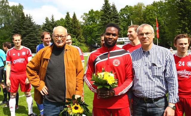 Blumen zum Abschied für Prince Boetang Styhn