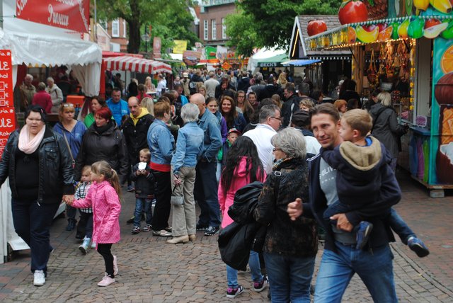 Volles Stadtfest: In der Winsener Innenstadt war bereits nachmittags einiges los | Foto: bs