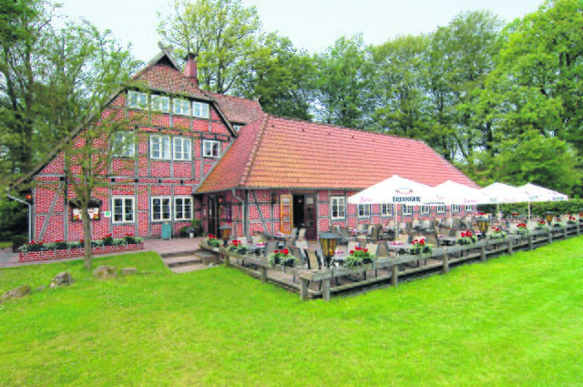 Auf der großen Terrasse finden bis zu 80 Personen Platz | Foto: oh