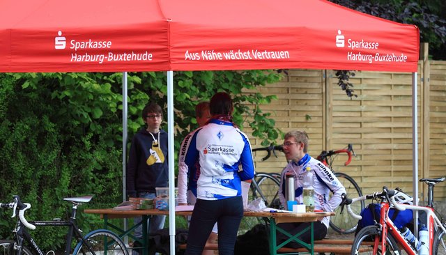 An der Strecke wurde auch informiert