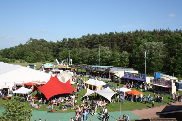 Einen guten Blick aus luftiger Höhe hatten die Besucher vom fast 30 Meter hohen Kranwagen