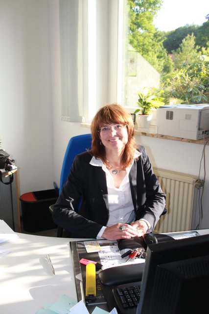 Ute Kück in ihrem Büro im Himmelpfortener Rathaus