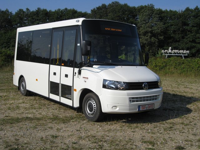 Der Verein vermarktet die Werbeflächen auf dem VW-Kleinbus | Foto: oh