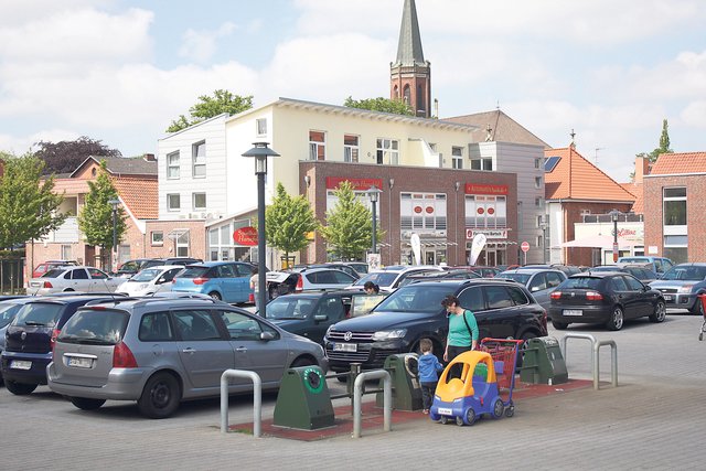 Der Parkplatz ist besonders kurz vor Mittag und am Wochenende gut frequentiert