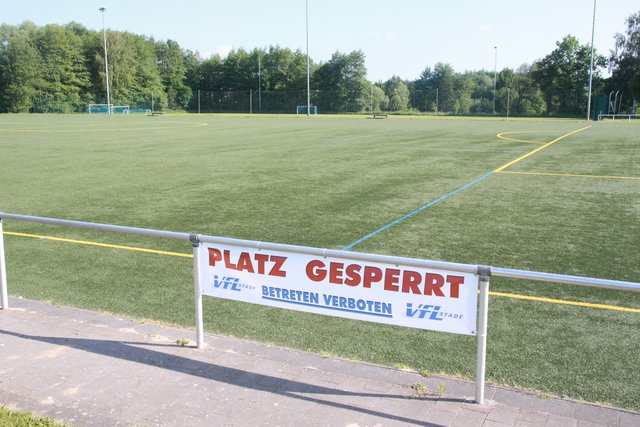 Seit mehreren Wochen gesperrt: der Kunstrasenplatz des VfL Stade