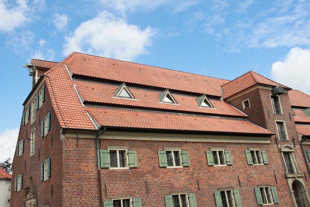 Die Sanierung das Dach-Etage steht bevor