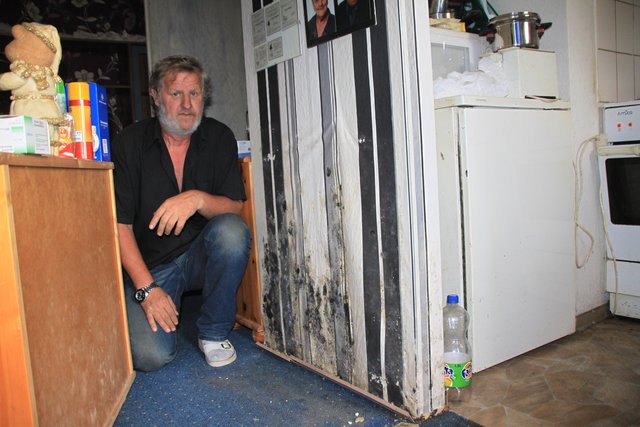 "Auch die Möbel sind durchfeuchtet", sagt Manfred Gerdau