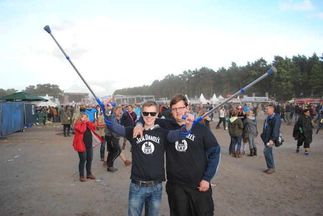 Selbst ein Kreuzbandriss kann diesen Scheeßeler nicht abhalten, aufs Festival zu gehen