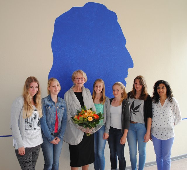 Frauenärztin Dr. Gisela Gille ist für die Mädchen in Sachen Sexualunterricht ein perfekte Ansprechpartnerin | Foto: oh