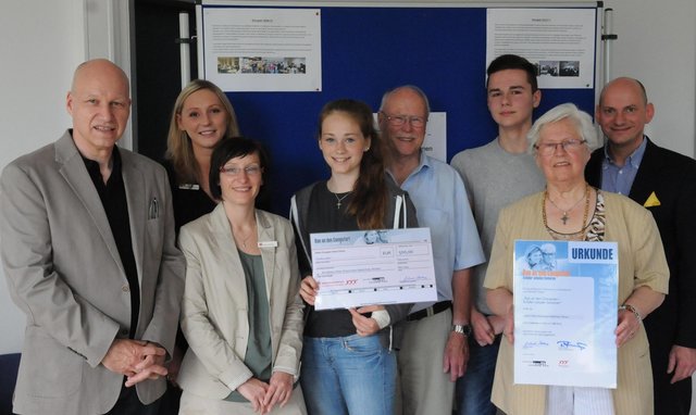 Für das Senioren-Computer-Projekt erhielt die Schule 500 Euro Preisgeld | Foto: oh
