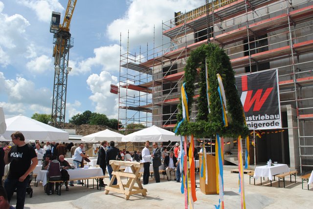 Am Donnerstag wurde Richtfest mit mehr als 100 Gästen gefeiert