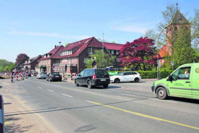 Schon jetzt durch die Bauarbeiten ein Nadelöhr: Die Ortsdurchfahrt Nenndorf (Bremer Straße)